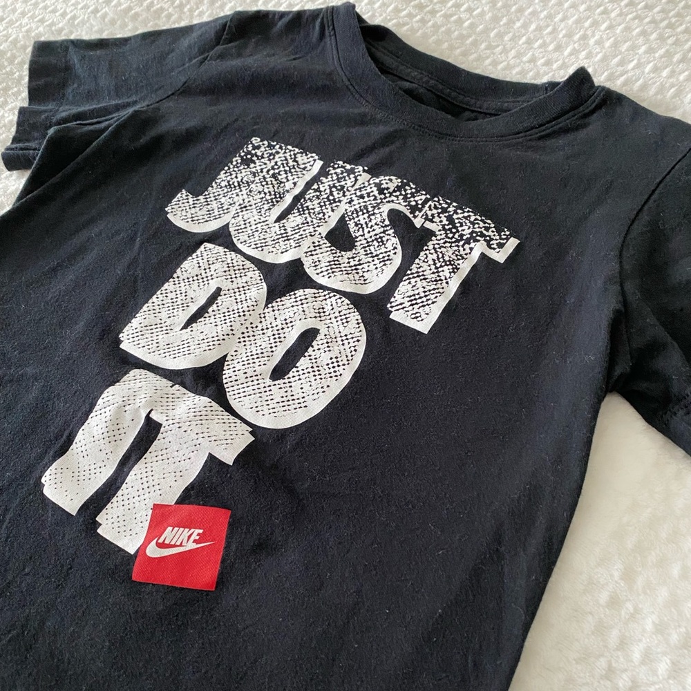 Nike boys t-shirt - Picture 3 of 3